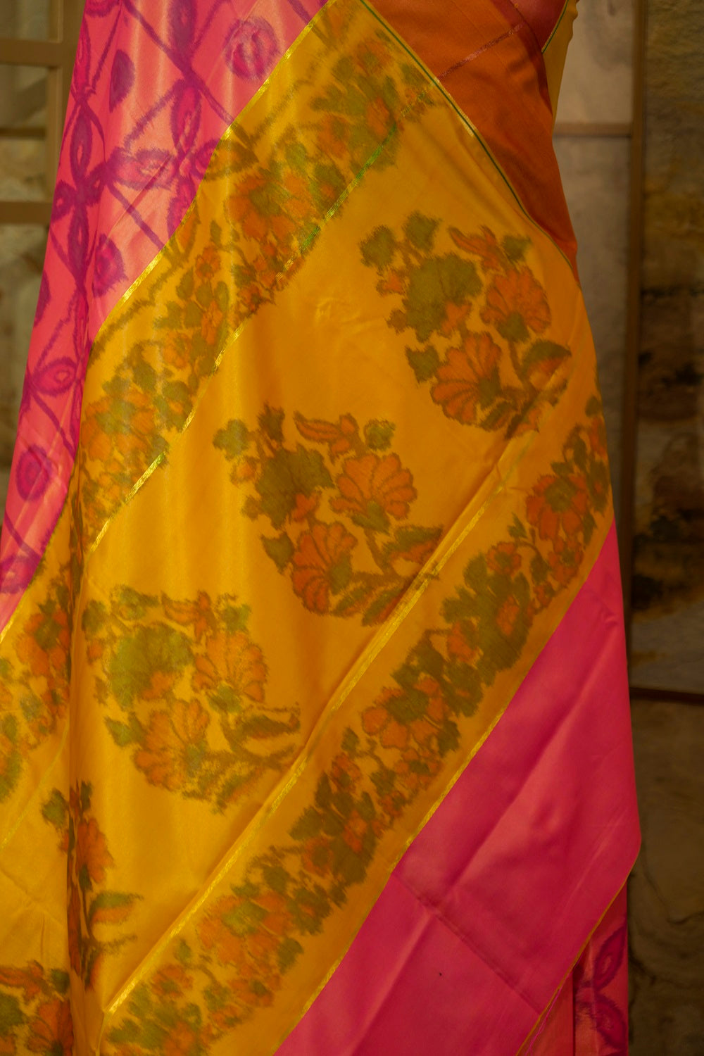 Pink dual-tones Pochampalli weaving super soft saree with contrast yellow blouse