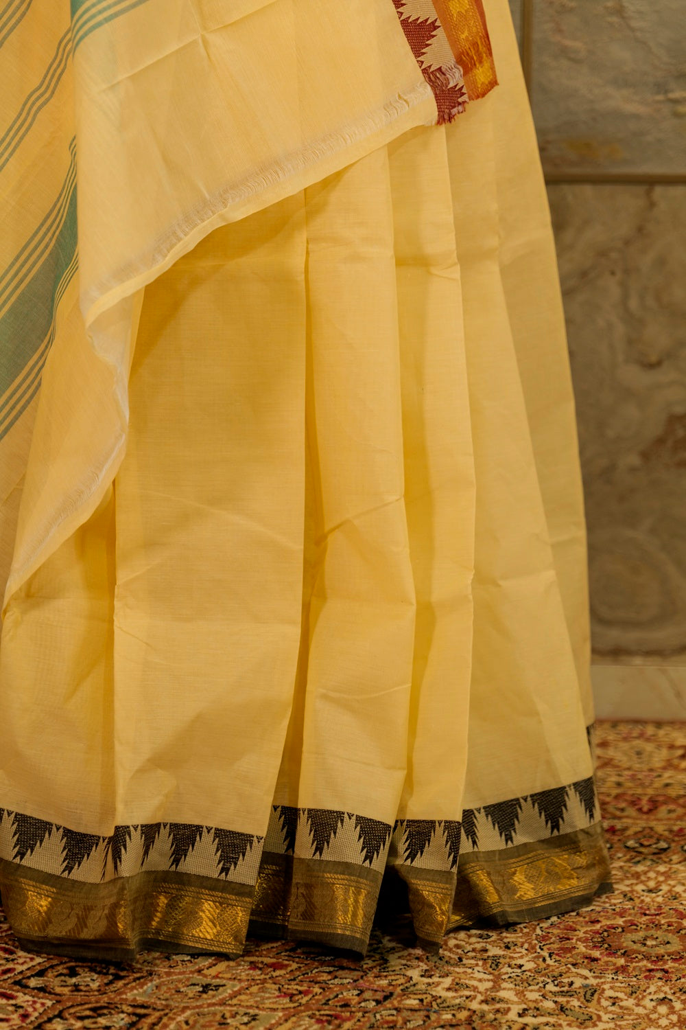 Pearl / Off White plain chettinad cotton saree with ganga jamuna border  in maroon and black, beautiful peacock motifs woven in Jari on both the borders