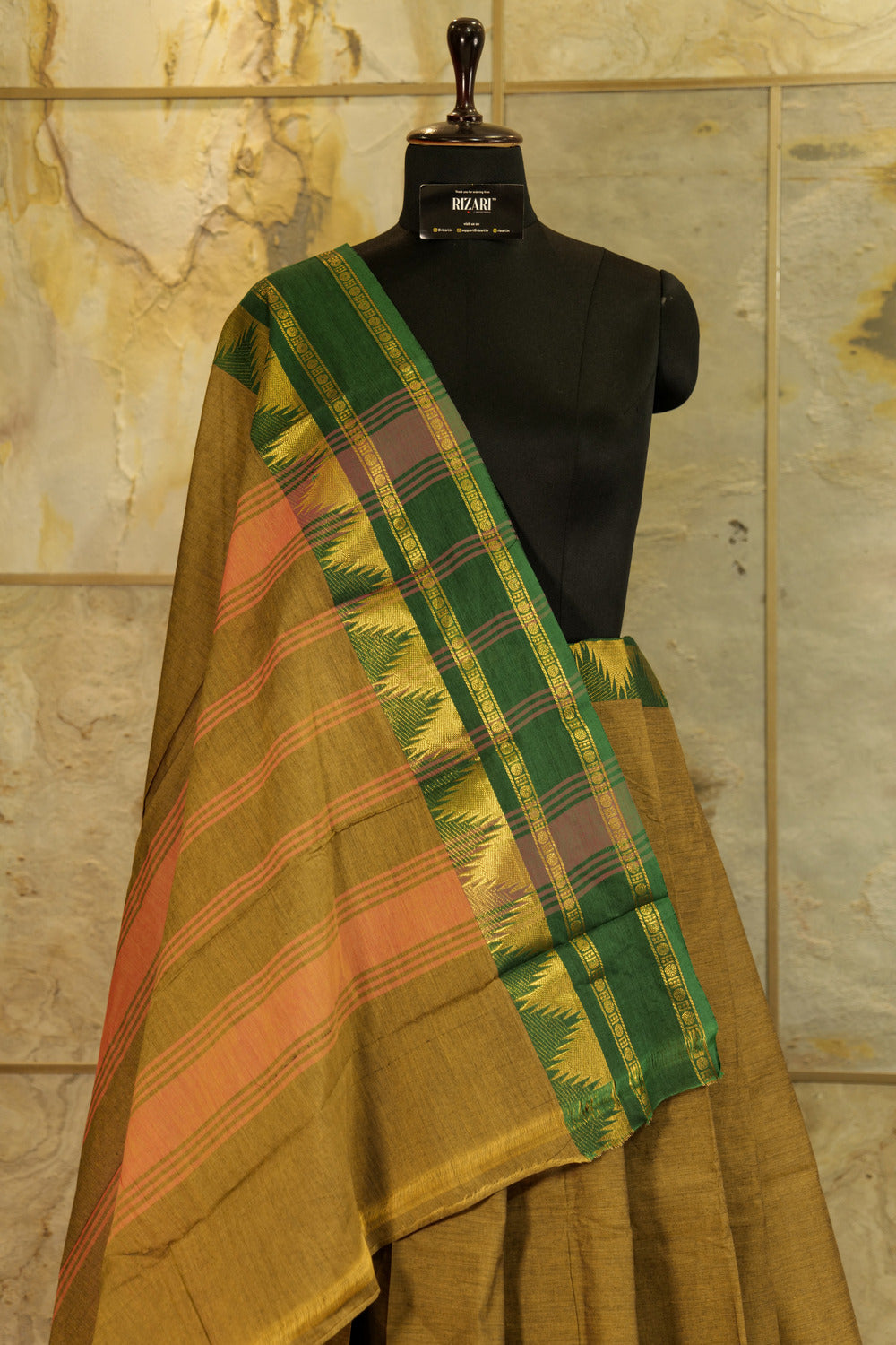 Dual tone Brown chettinad cotton saree with Ganga jamuna borders, Marron and Green temple broad Jari borders with traditional temple design