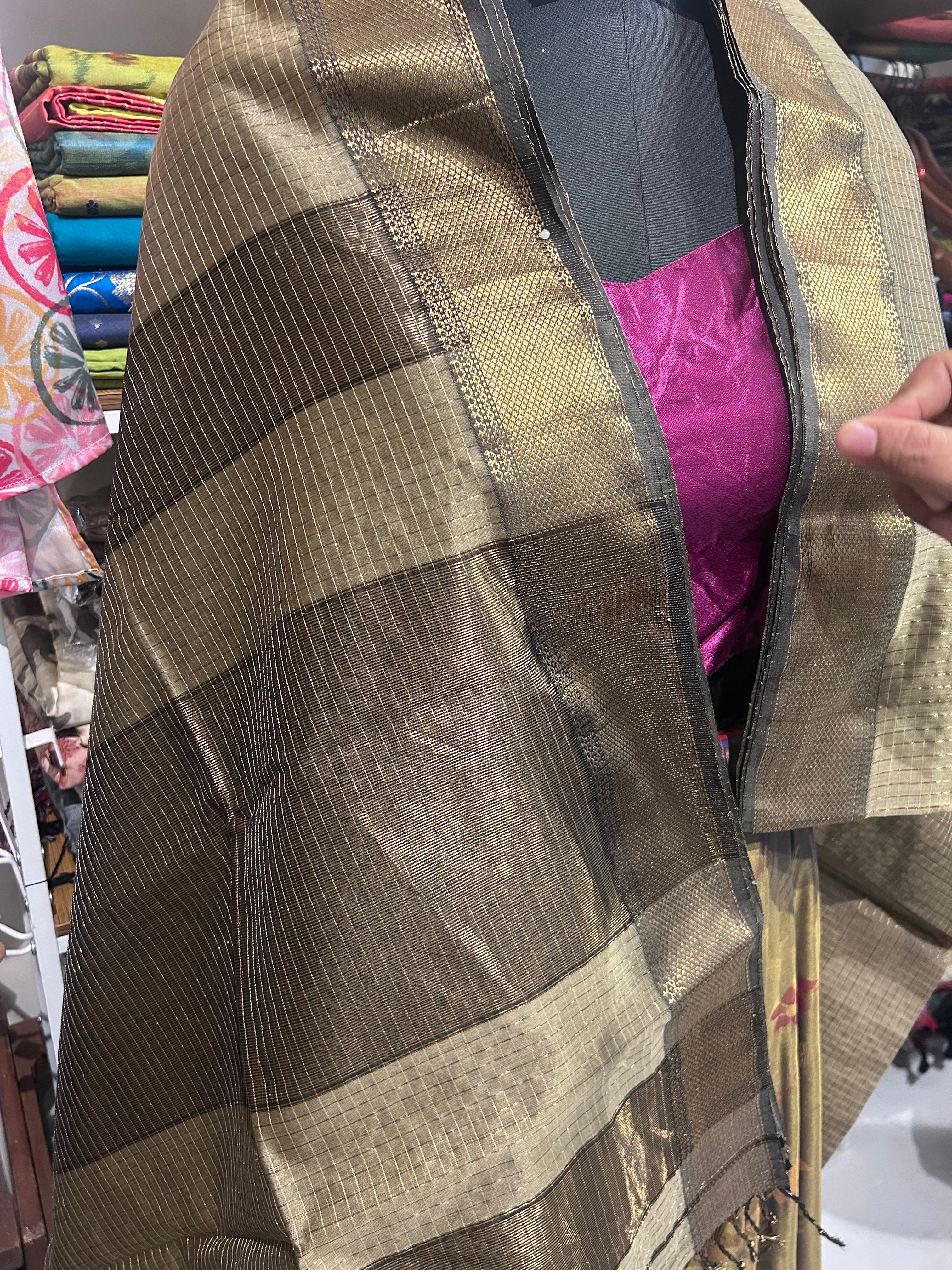 Beige Maheshwari Silk Gold Checkered Saree