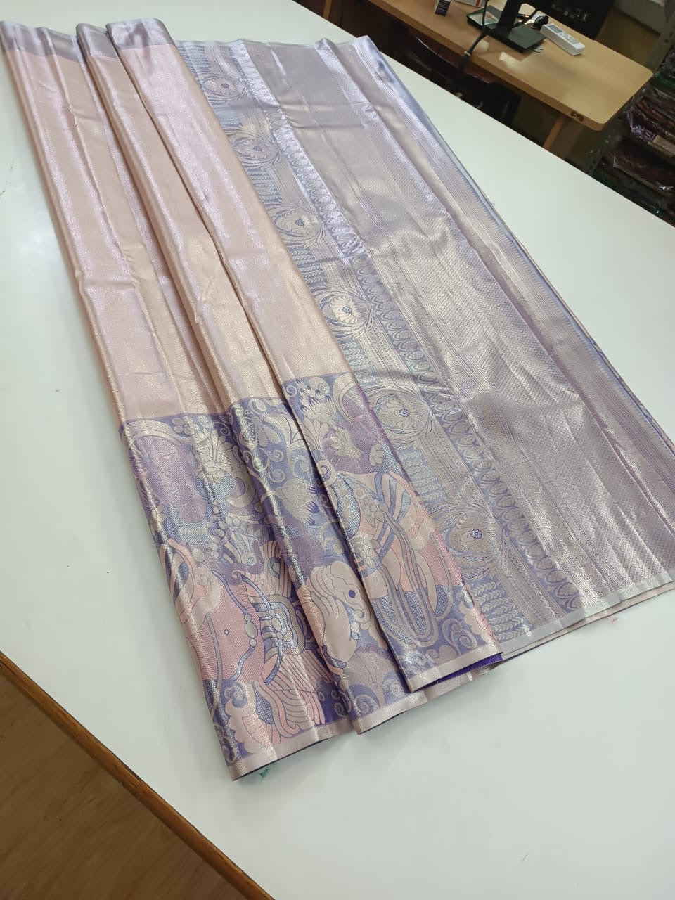 Silk Saree with Unique Motifs in Pastel Mauve Colour