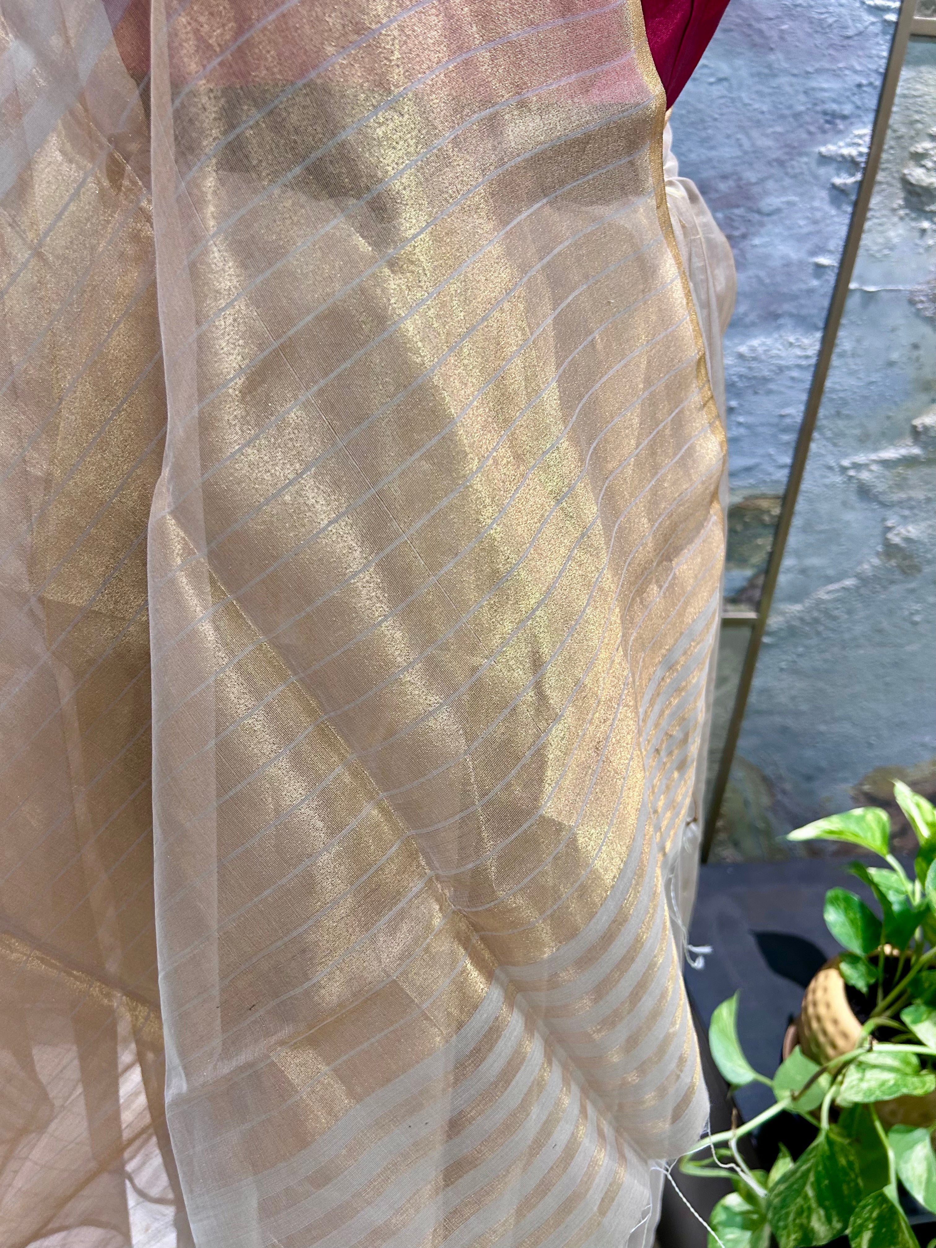 Jari Striped Silk Handloom Maheshwari Saree