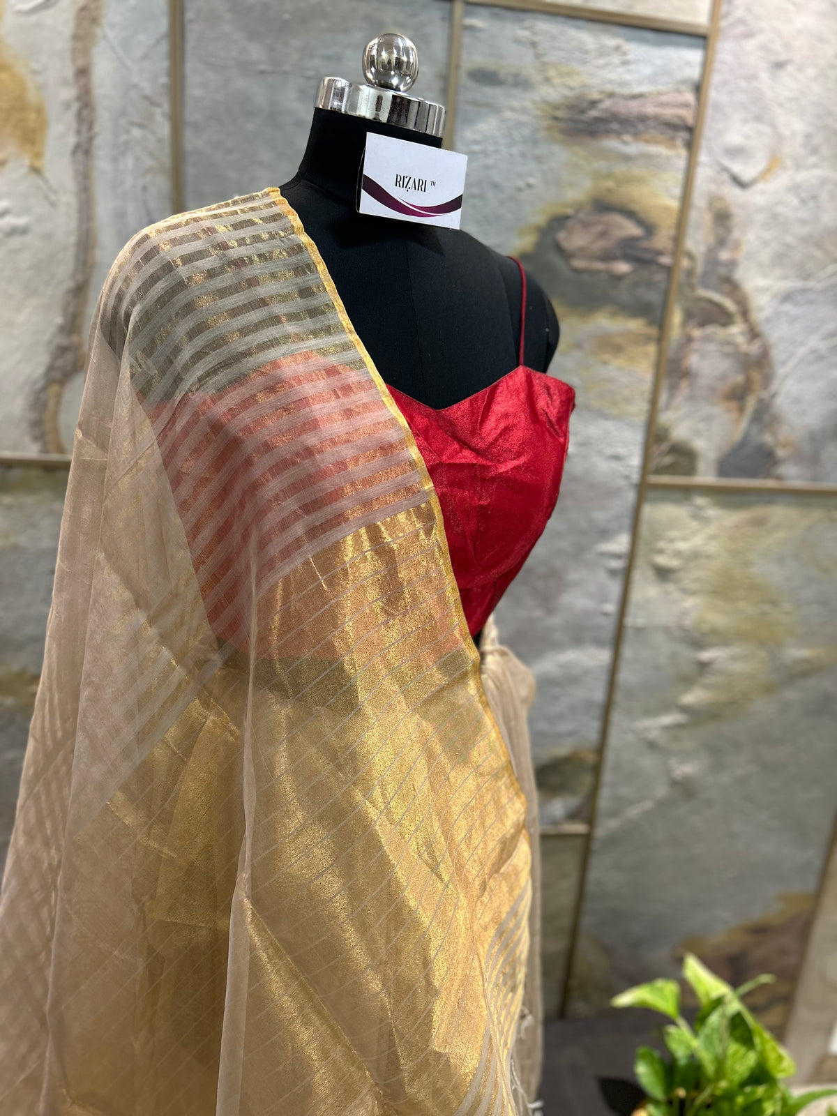 Jari Striped Silk Handloom Maheshwari Saree